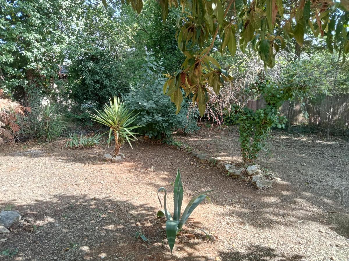 לורג Bas De Villa Au Chant Des Cigales מראה חיצוני תמונה